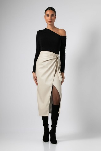 ΦΟΥΣΤΑ ΦΑΚΕΛΟΣ