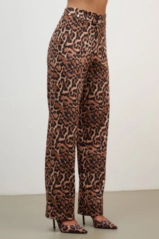 ΛΕΟΠΑΡ ΠΑΝΤΕΛΟΝΙ ΛΕΟΠΑΡ ΠΑΝΤΕΛΟΝΙ